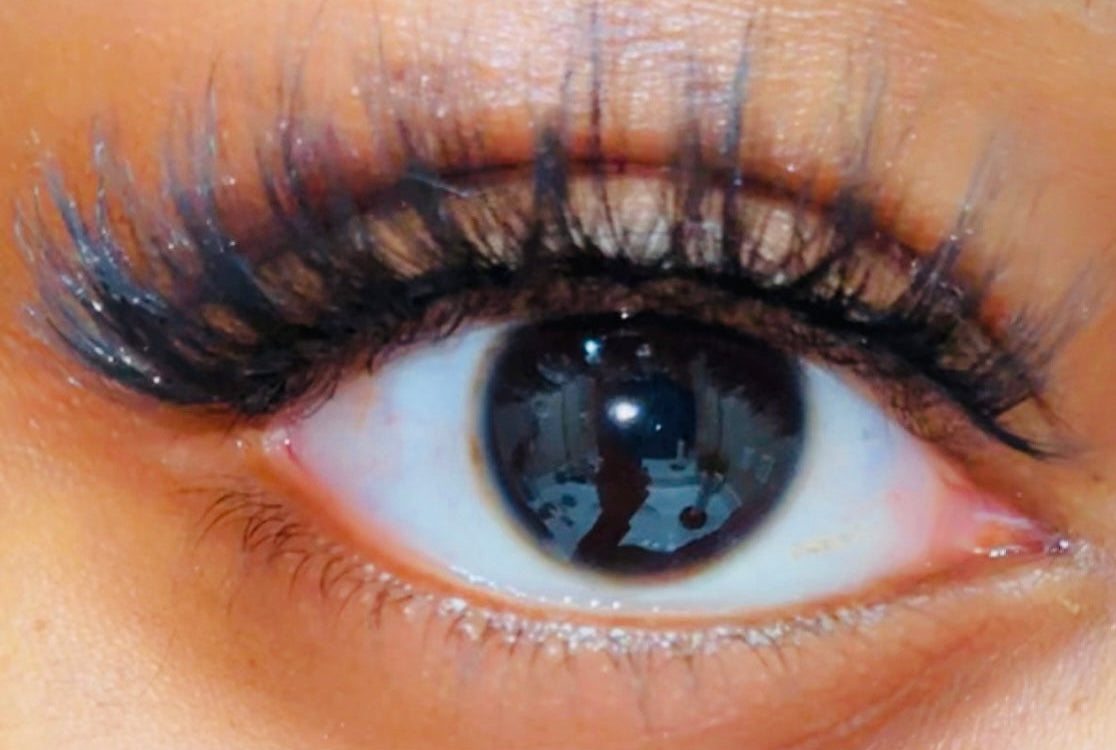 Tra's Vanity | Doll Eye Lashes